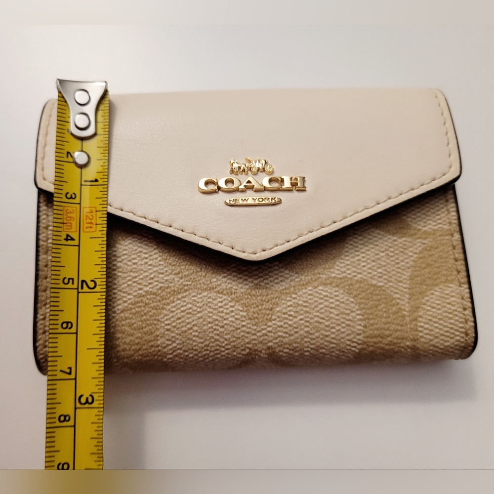 Coach Women's Mini Cream and Tan Wallet In Signature Leather Design - Picture 10 of 10